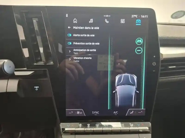 Renault Megane e-tech er ev60 130ch super charge — photo 43