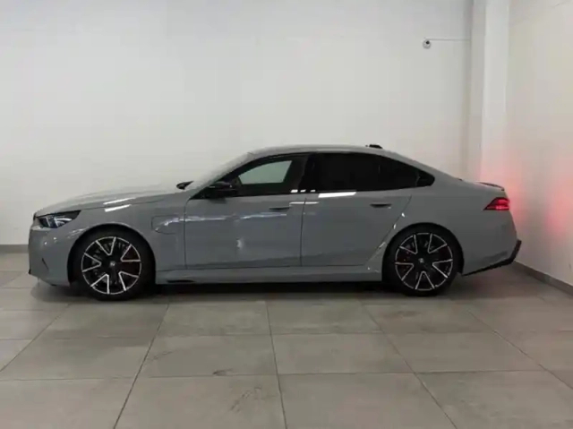 Bmw Serie 5 m5 4.4 v8 phev 727ch (585+197) — photo 5