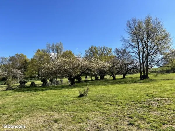 Terrain 750 m² Parcieux