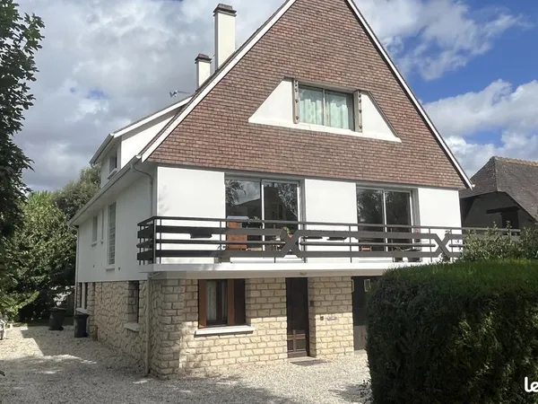Maison 10 pièces 220 m²