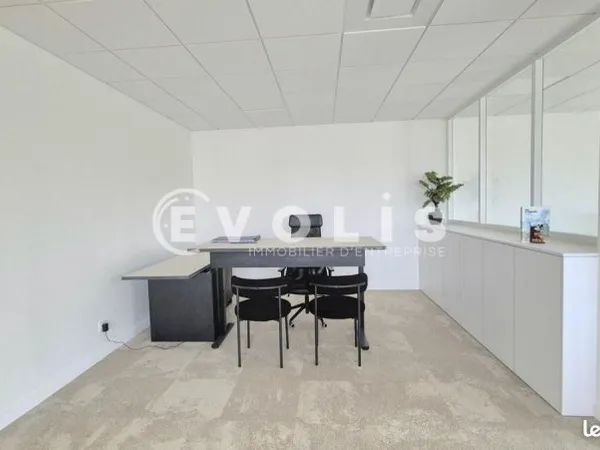 Bureaux 83 m²
