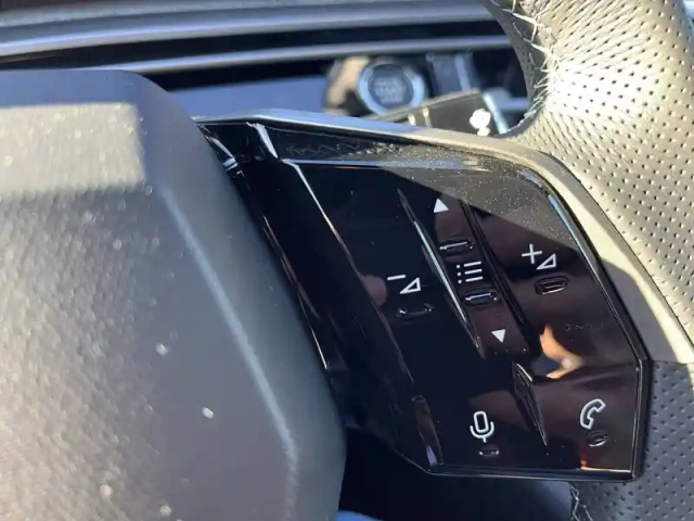 Peugeot 3008 electrique 73 kwh 210 ch — photo 26