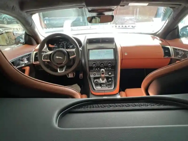 Jaguar F-Type coupe 5.0 v8 suralimenté 575ch r75 awd bva8 — photo 4