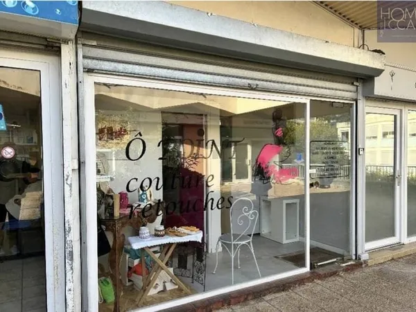 Local commercial 1 pièce 44 m²