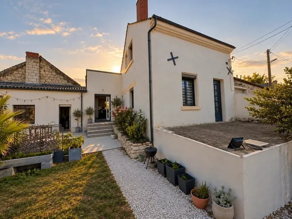 MAISON 3 CHAMBRES AVEC GARAGE, JARDIN ET SPA