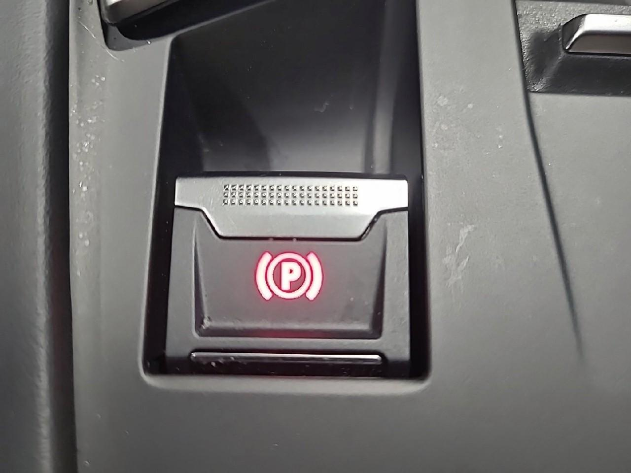 Peugeot 408 phev 225 e-eat8 allure pack — photo 19
