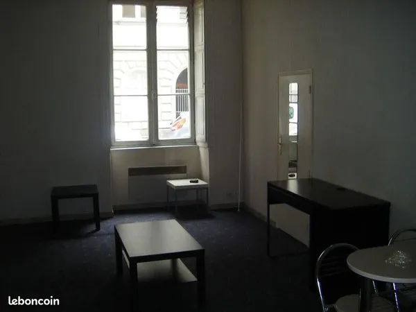Beau studio meublé 22m2 proche Préfecture