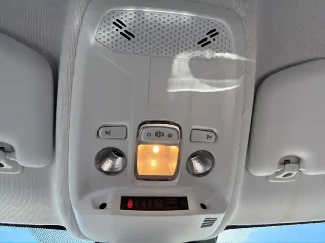 Peugeot 208 puretech 75 s&amp;s bvm5 like — photo 26