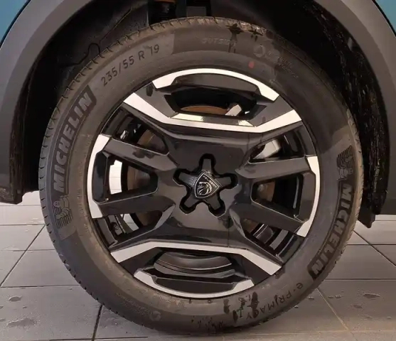 Peugeot 3008 plug-in hybrid 225 e-dcs7 — photo 4