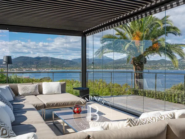 GASSIN - VILLA 4 CHAMBRES - PISCINE