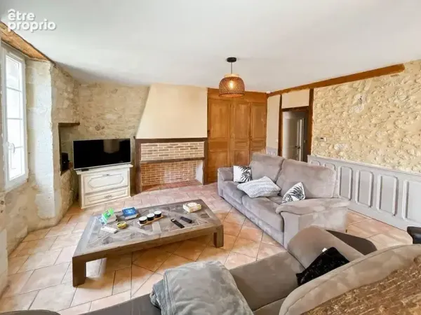 Lectoure, centre ville, maison de 130 m² entierement renovee