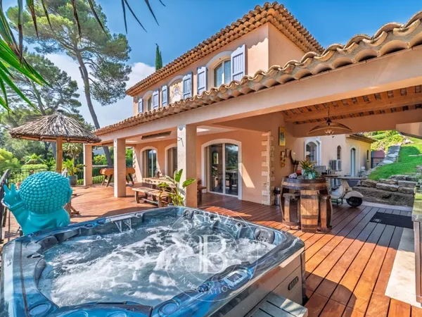 BIOT - Bois Fleuri - Villa au calme avec piscine