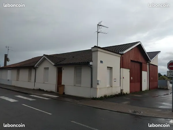 Entrepot, hangar de stockage, atelier, box garage