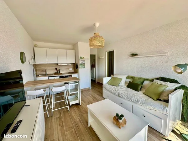 à louer superbe, studio avec terrasse