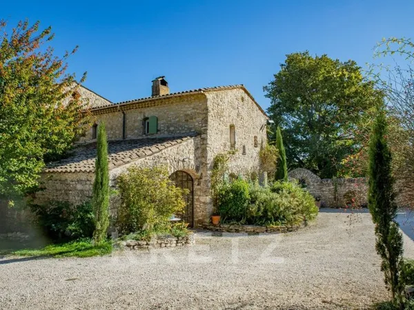 Très grande demeure Provençale de caractère
