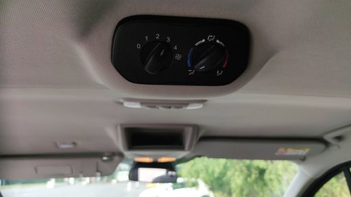 Ford Tourneo Custom 290 L1H1 2.0 TDCi 170ch - Sport – 2017 – 140597 km – Diesel – Boîte Automatique — photo 4