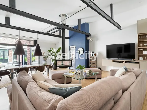 Maison 8 pièces 230 m²