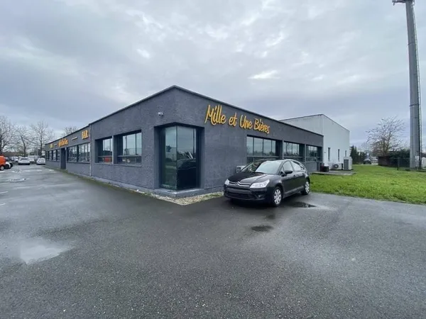 Entrepôt 1800 m²