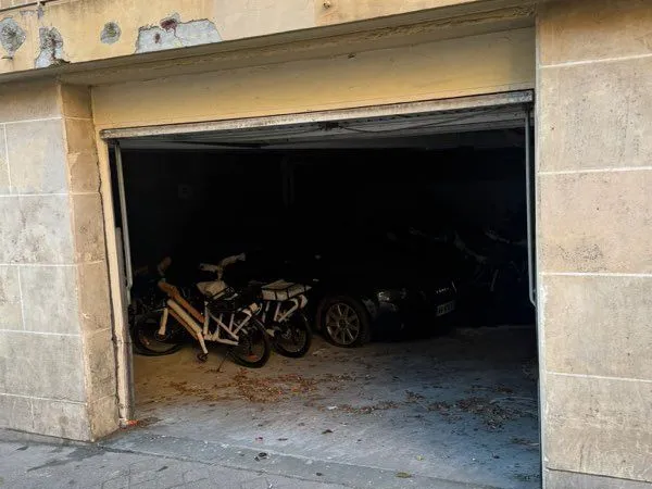 Dépôt stockage parking