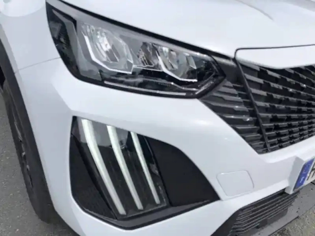Peugeot 2008 hybrid 110 e-dcs6 — photo 36