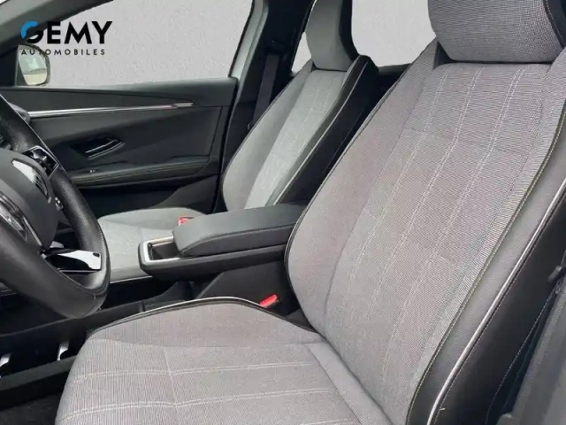 Renault Megane e-tech ev40 130ch standard charge — photo 9