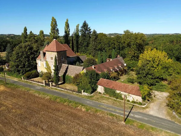 Maison 14 pièces 482 m²