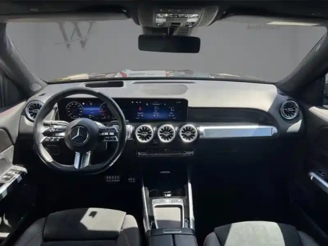 Mercedes Glb 200 d amg line — photo 11