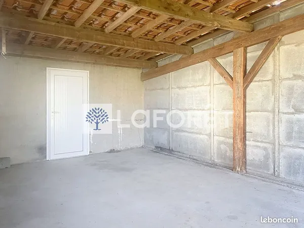 Parking/box 23 m² THOUARS