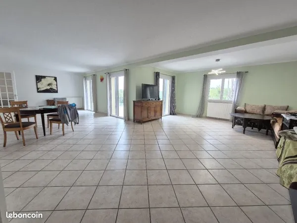 Maison 5 pièces 195 m²
