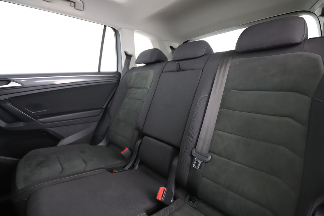 Volkswagen Tiguan Allspace 2.0 TDI Carat DSG7 — photo 13