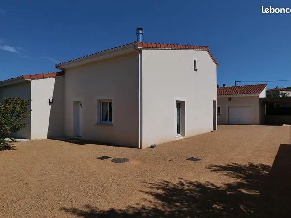 Maison 125 m² - 4 chambres - terrain 875 m² - Vic le Comte - 359.000