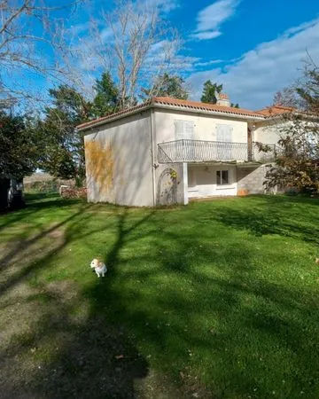 Maison avec 2 logements et grand terrain