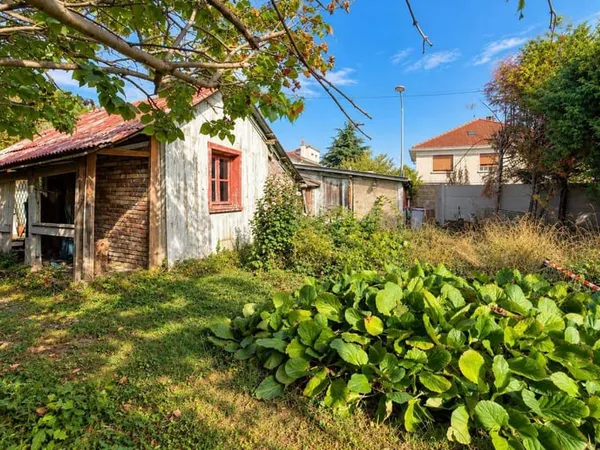 Terrain 263 m²