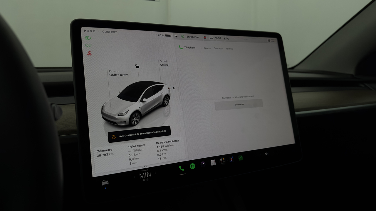 Tesla MODEL Y Standard RWD — photo 23
