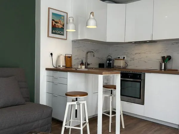 Studio meublé tout compris électricité eau internet