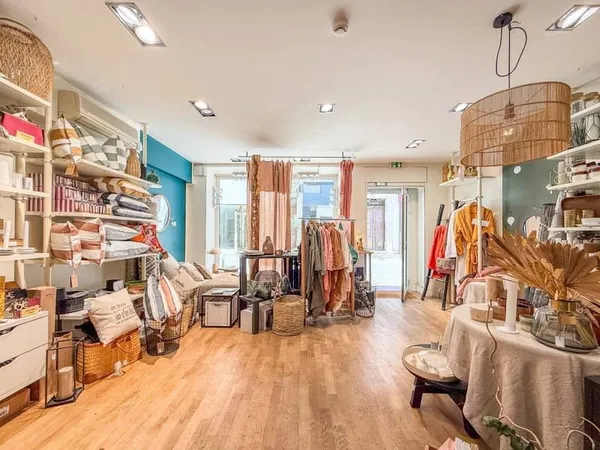 Local commercial 115 m²
