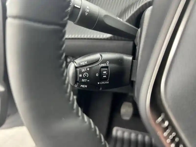 Peugeot 208 puretech 75 s&amp;s bvm5 — photo 92