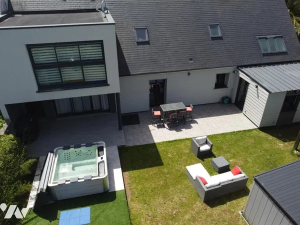 Maison 245 m²