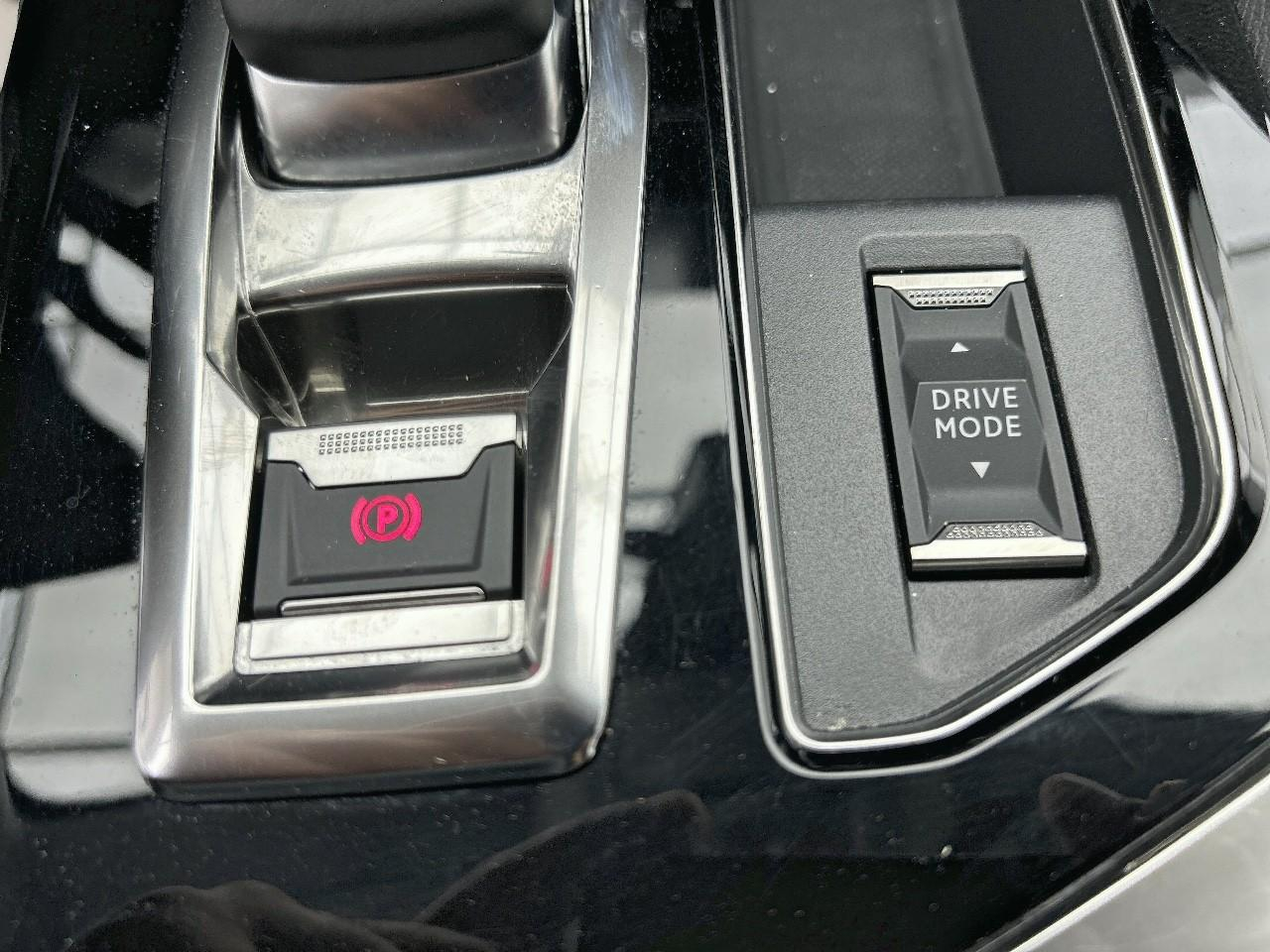 Peugeot 3008 hybrid 225 e-eat8 allure pack — photo 17