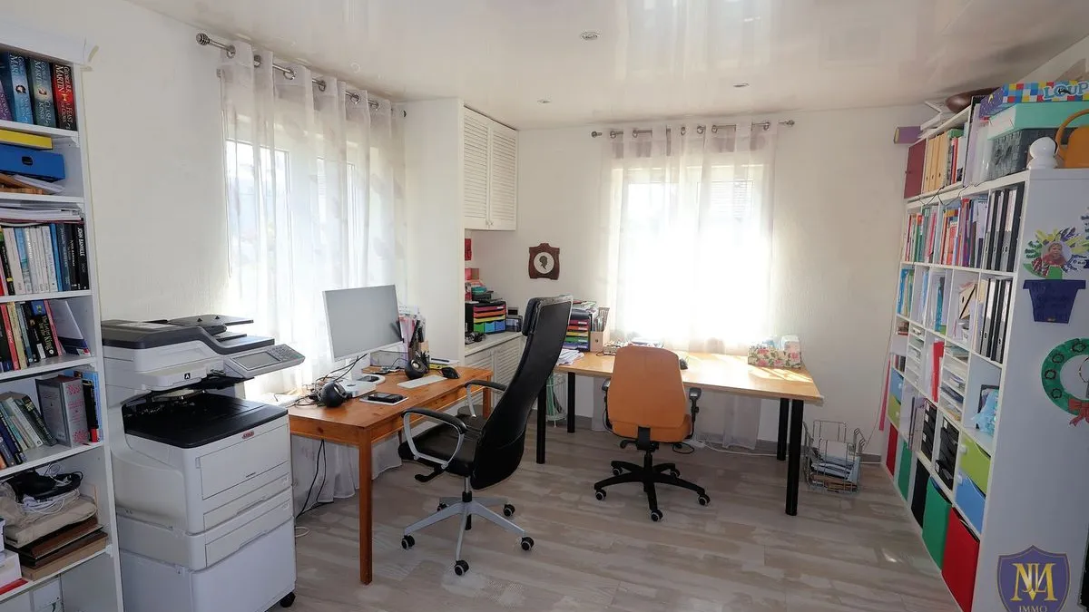 Photo 9