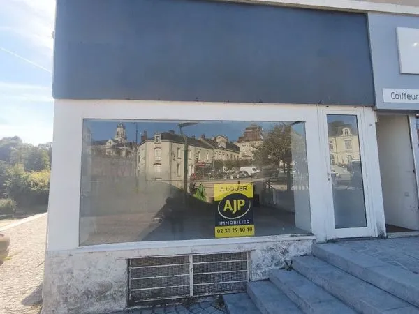 Local commercial 61 m² SEGRE EN ANJOU BLEU