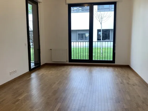 Loue appartement T2 47m2 + 5m2 balcon rez de jardin - canal de l´Ourcq - Métro Eglise de Pantin - 11