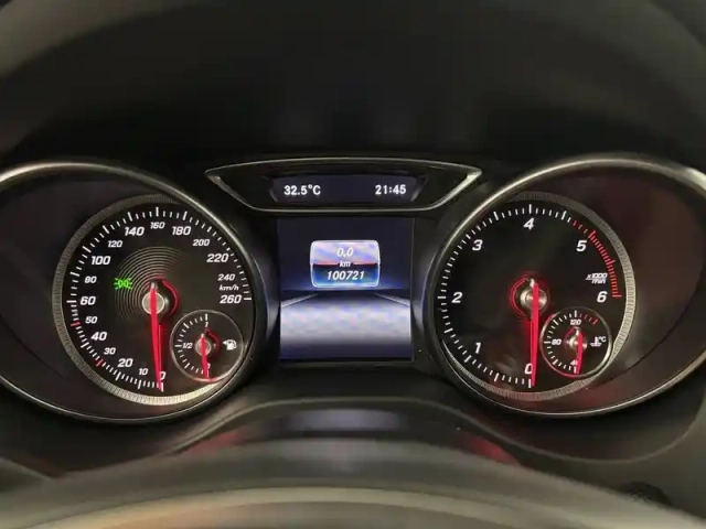 Mercedes Gla 180 d — photo 31