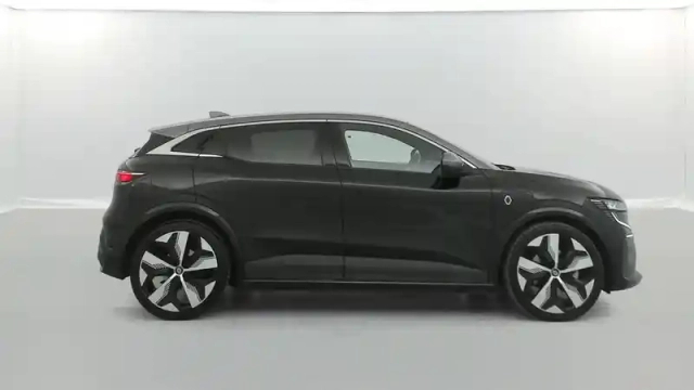 Renault Megane e-tech ev60 220 ch super charge — photo 15