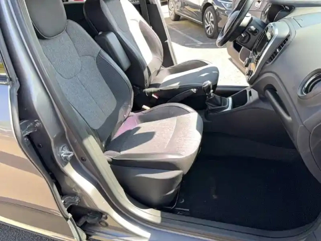 Renault Captur tce 120 energy — photo 14