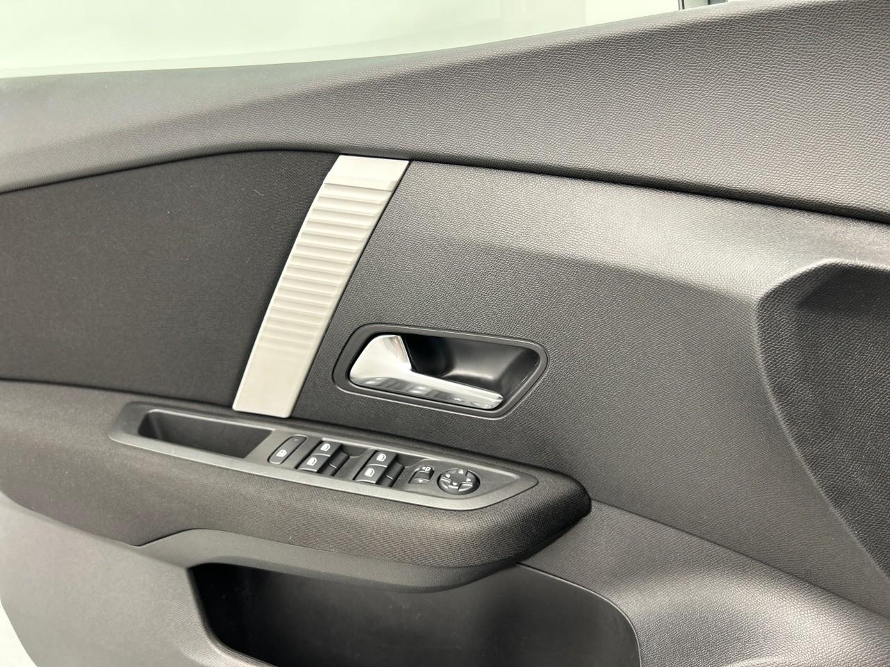 Citroën C4 hybride 136 e-dcs6 plus — photo 31