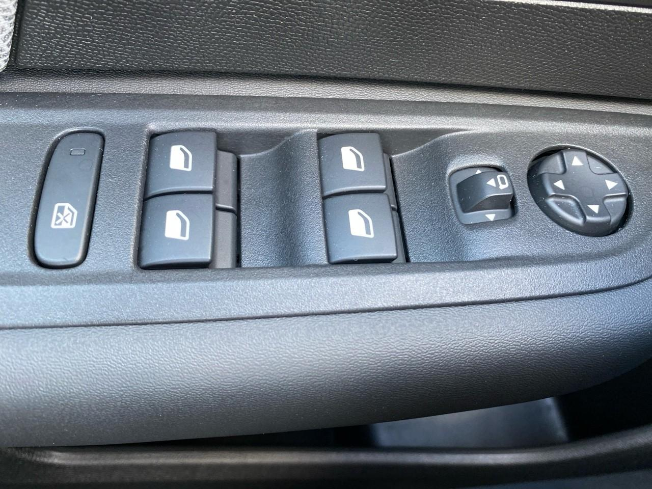 Citroën C4 puretech 130ch s&s shine — photo 12