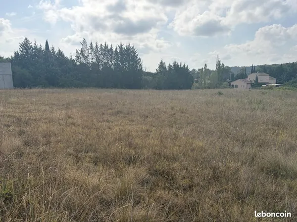 Terrain 1 600 m² Brignoles