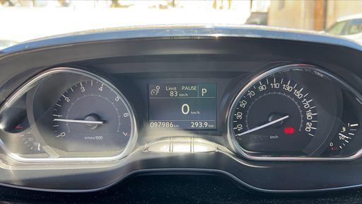 Peugeot 2008 1.2 PureTech 110 EAT6 - Allure – 2018 – 97986 km – Essence – Boîte Automatique — photo 16