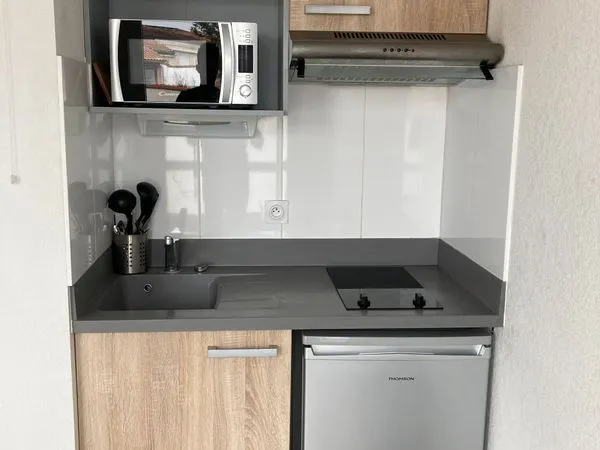 1 pièce · 20 m²1 pièce, 20 m² · Bordeaux 33800 · Quartier Saint-Michel Nansouty Saint-Genès T1 meubl